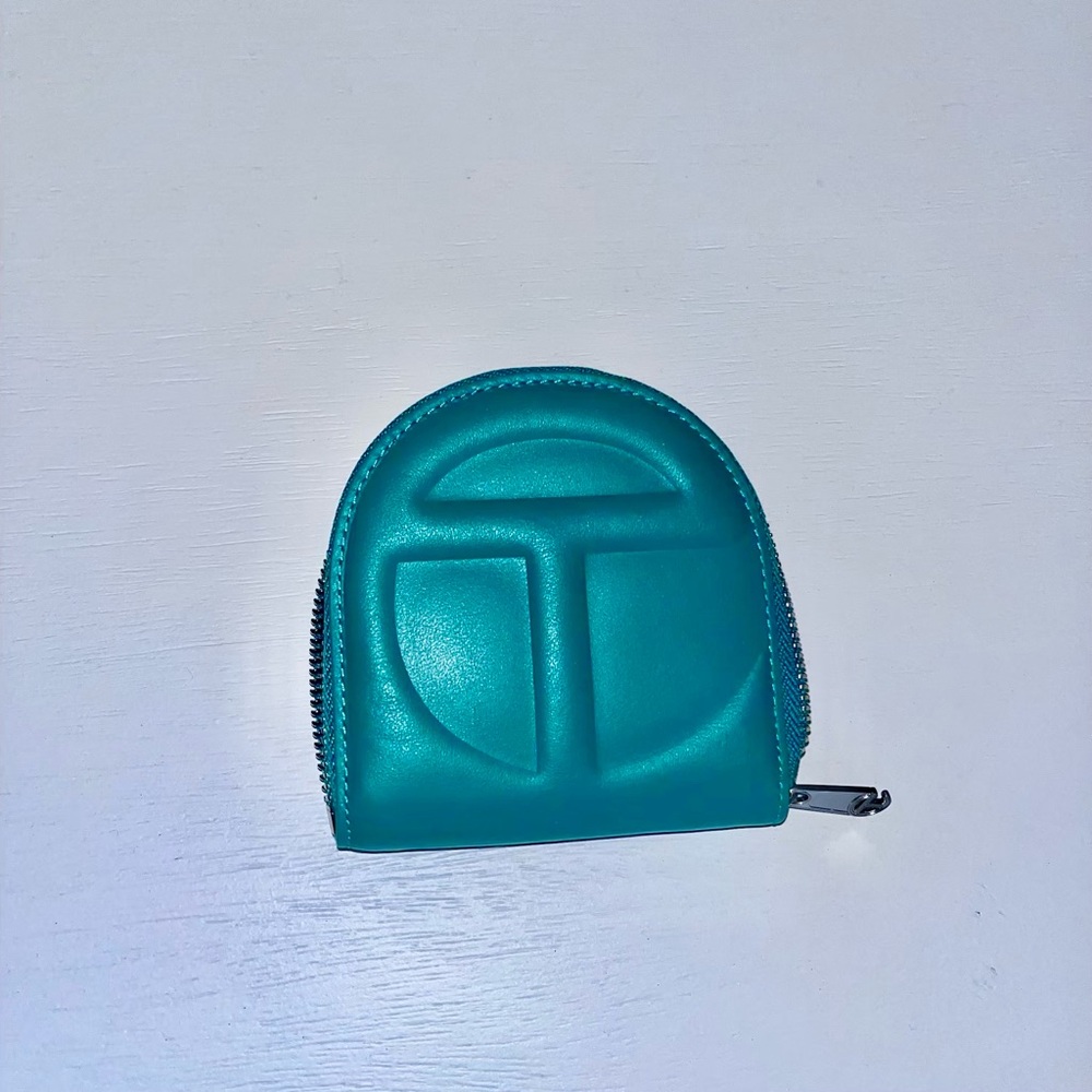 NWOT Telfar vegan leather wallet in Greenscreen color way. Never used.